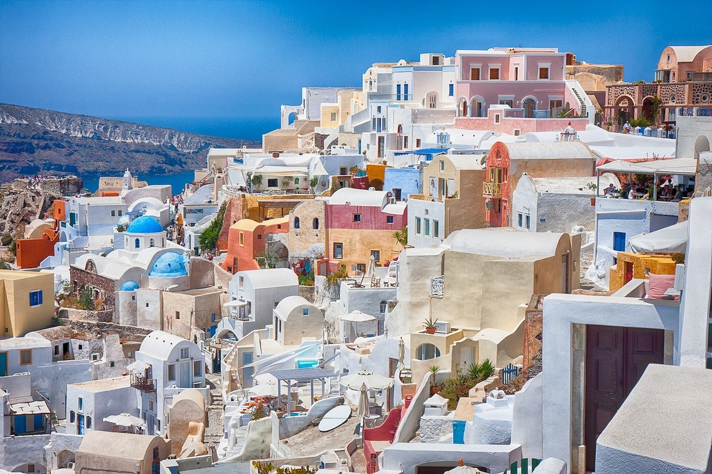 Santorini-Greece-Photo-by-Edward-Dalmulder-1024x682