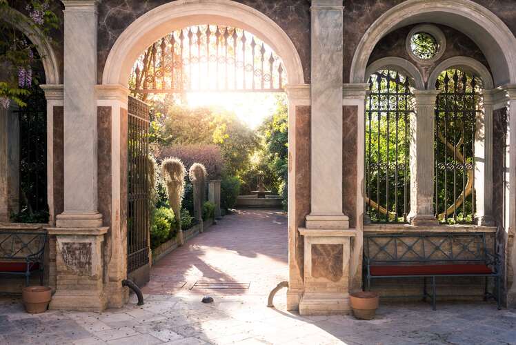 Palazzo Margherita, Puglia